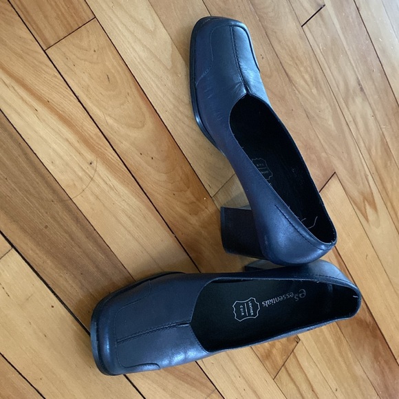 Essential - Picture 2 of 2